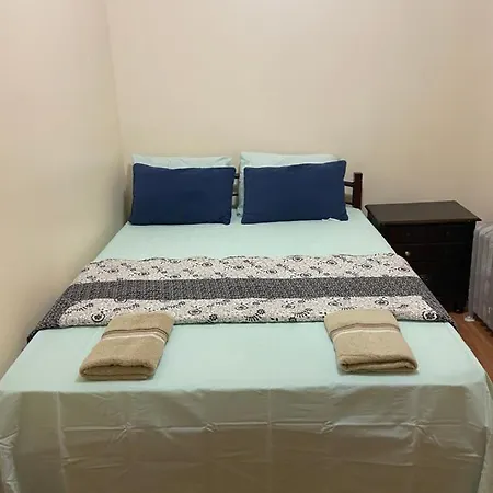 A Pleasant Room In Queens